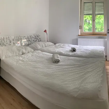 2 Schlafzimmer 2 Separate Baeder Appartement